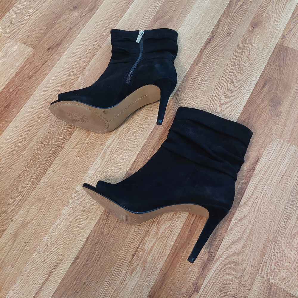 Vince Camuto Catilla Black Suede Peep Toe Booties Size 6.5 - Picture 3 of 6